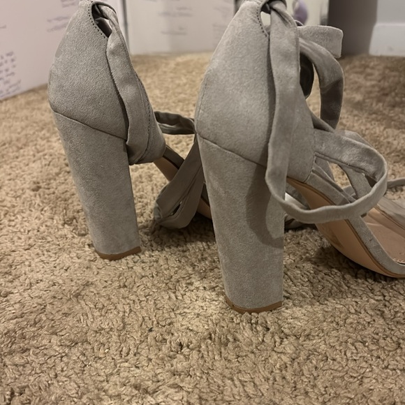 Women’s grey lace up chunky heel - Picture 3 of 3
